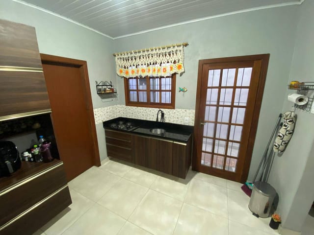 Casa 2 quartos e 2 banheiros, à venda, no bairro Centro em Pelotas