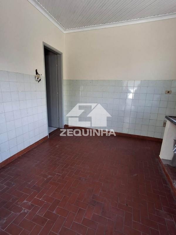 Casa para alugar com 1 quarto, 30m² - Foto 3