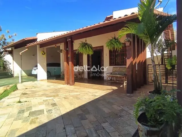 Casa com 750m² 3 quartos e 4 banheiros, à venda, no bairro Trevo em Belo Horizonte