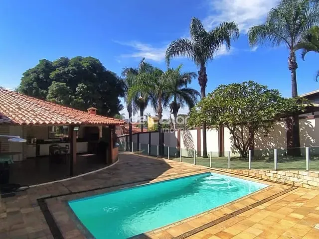 Casa com 750m² 3 quartos e 4 banheiros, à venda, no bairro Trevo em Belo Horizonte