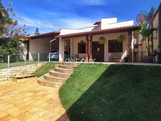 Casa com 750m² 3 quartos e 4 banheiros, à venda, no bairro Trevo em Belo Horizonte