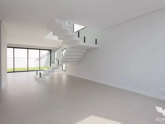 Casa com 612m² 3 quartos e 3 banheiros, à venda, no bairro Tanguá em Almirante Tamandaré