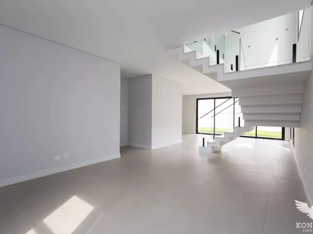 Casa com 612m² 3 quartos e 3 banheiros, à venda, no bairro Tanguá em Almirante Tamandaré