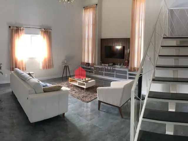 Casa com 700m² 3 quartos e 5 banheiros, à venda, no bairro Alto do Cardoso em Pindamonhangaba