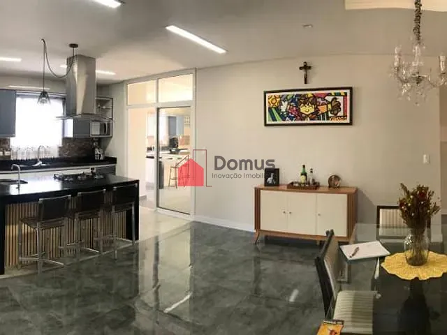Casa com 700m² 3 quartos e 5 banheiros, à venda, no bairro Alto do Cardoso em Pindamonhangaba