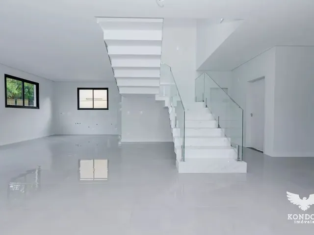 Casa com 255m² 3 quartos e 4 banheiros, à venda, no bairro Santa Felicidade em Curitiba