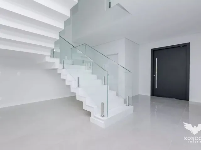 Casa com 255m² 3 quartos e 4 banheiros, à venda, no bairro Santa Felicidade em Curitiba