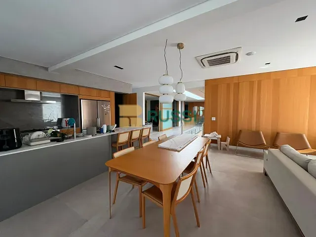 Casa com 564m² 4 quartos e 6 banheiros, à venda, no bairro Condomínio Residencial Alphaville II em São José dos Campos