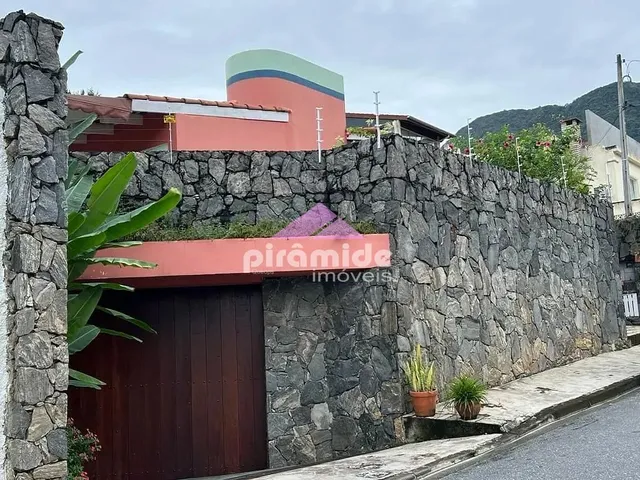 Casa com 734m² 6 quartos e 6 banheiros, à venda, no bairro São Francisco da Praia em São Sebastião