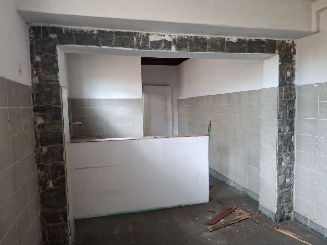 Casa com 296m² 4 quartos e 2 banheiros, à venda, no bairro Parque São Benedito em Pindamonhangaba
