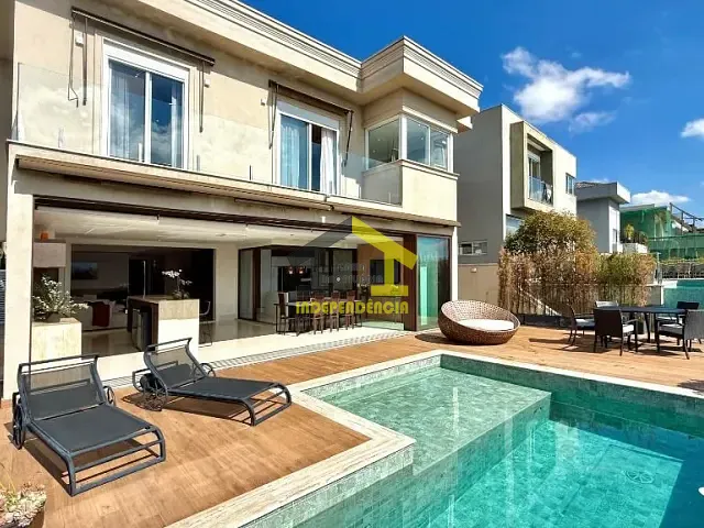 Casa com 514m² 4 quartos e 5 banheiros, à venda, no bairro Alphaville em Santana de Parnaíba