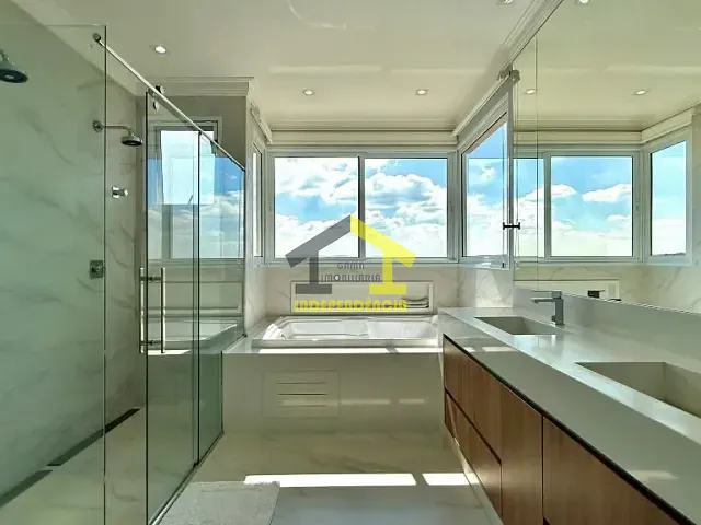 Casa com 514m² 4 quartos e 5 banheiros, à venda, no bairro Alphaville em Santana de Parnaíba