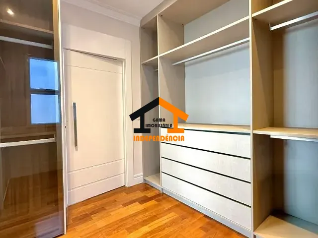 Casa com 514m² 4 quartos e 5 banheiros, à venda, no bairro Alphaville em Santana de Parnaíba
