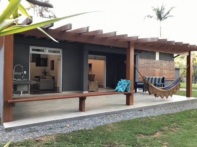 Casa com 1605m² 4 quartos e 3 banheiros, à venda, no bairro Chácara Pavoeiro em Cotia
