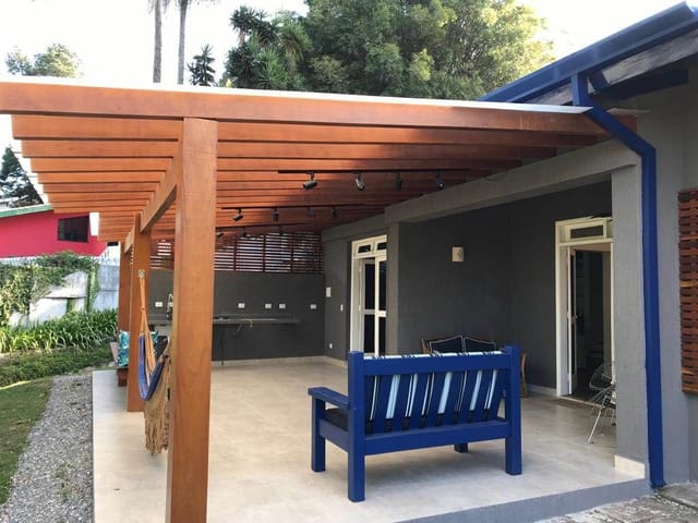 Casa com 1605m² 4 quartos e 3 banheiros, à venda, no bairro Chácara Pavoeiro em Cotia