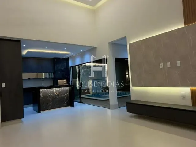 Casa com 385m² 4 quartos e 5 banheiros, à venda, no bairro Ilda em Aparecida de Goiânia