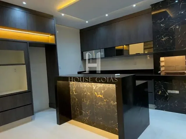 Casa com 385m² 4 quartos e 5 banheiros, à venda, no bairro Ilda em Aparecida de Goiânia