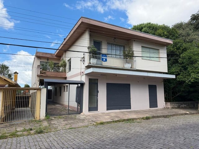 Casa 3 quartos e 3 banheiros, à venda, no bairro Exposição em Caxias do Sul