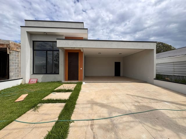 Casa com 264m² 3 quartos e 4 banheiros, à venda, no bairro Parque São Domingos em Pindamonhangaba