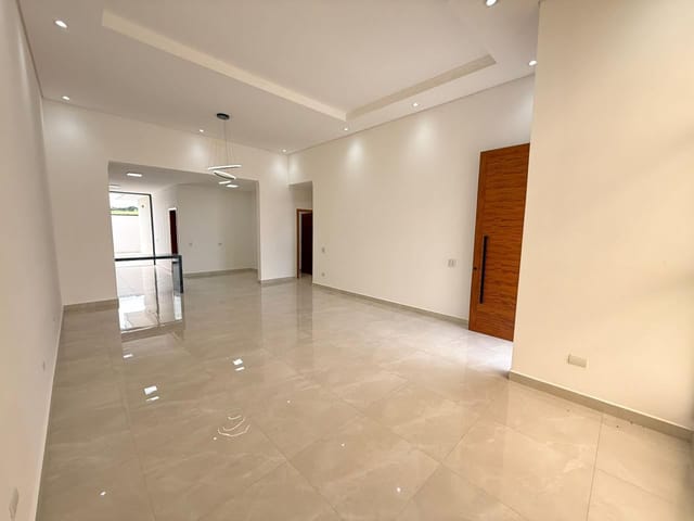 Casa com 264m² 3 quartos e 4 banheiros, à venda, no bairro Parque São Domingos em Pindamonhangaba