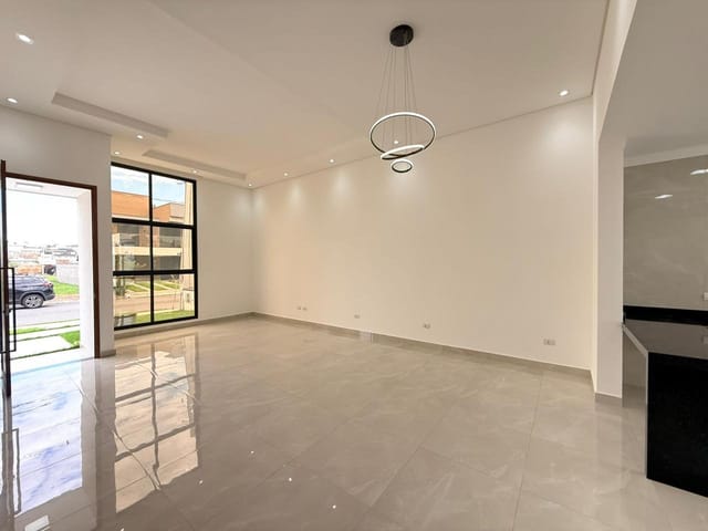 Casa com 264m² 3 quartos e 4 banheiros, à venda, no bairro Parque São Domingos em Pindamonhangaba