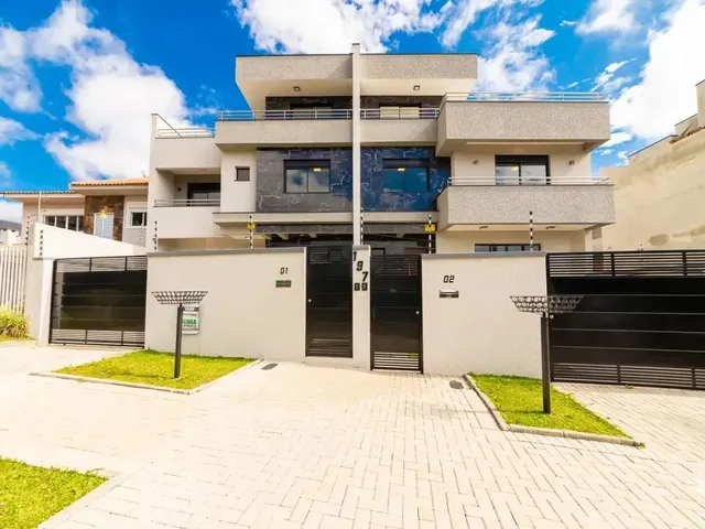 Casa 3 quartos e 4 banheiros, para alugar, no bairro São Braz em Curitiba