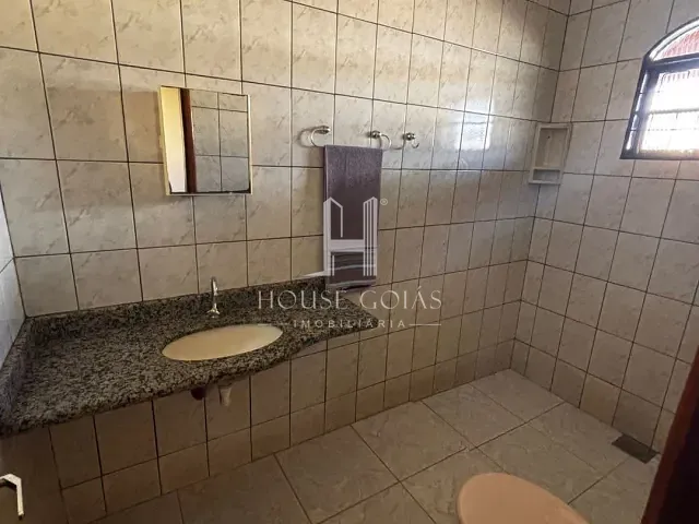 Casa com 468m² 2 quartos e 1 banheiro, à venda, no bairro Residencial Canadá em Goiânia