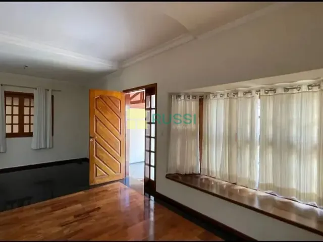 Casa com 300m² 3 quartos e 3 banheiros, à venda, no bairro Jardim San Marino em São José dos Campos