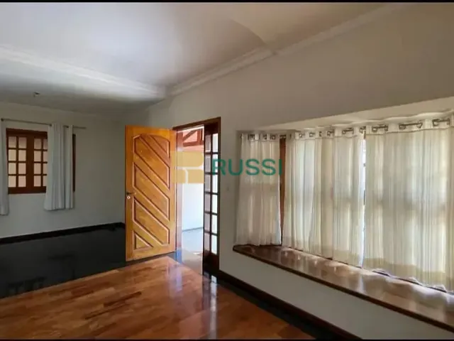 Casa com 300m² 3 quartos e 3 banheiros, à venda, no bairro Jardim San Marino em São José dos Campos