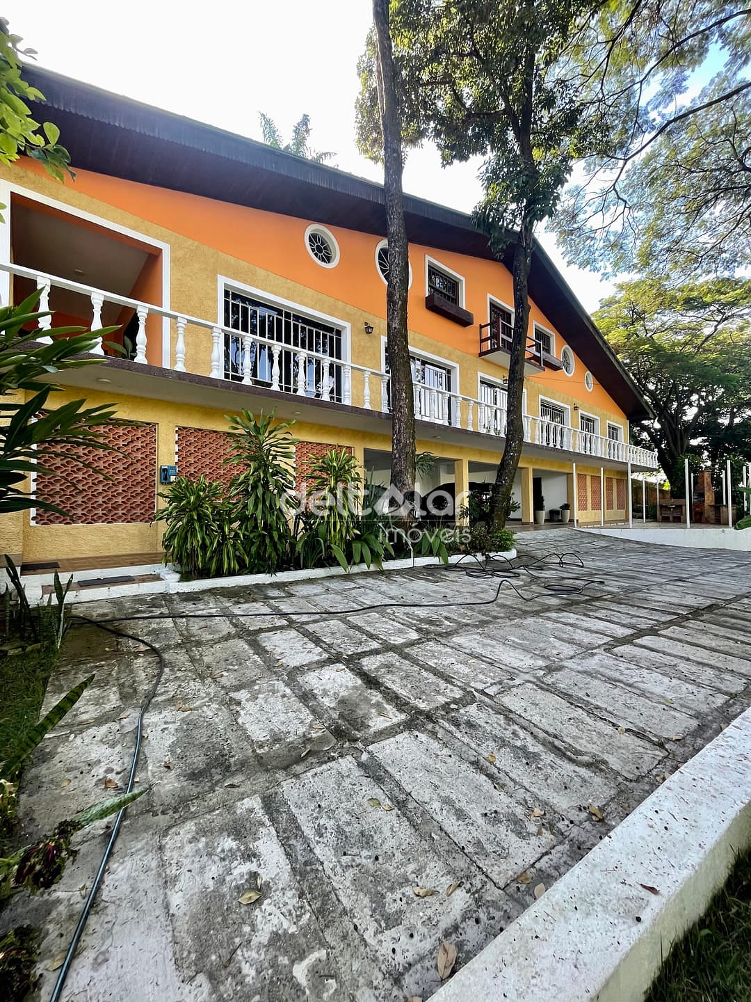 Casa para alugar com 3 quartos, 645m² - Foto 2
