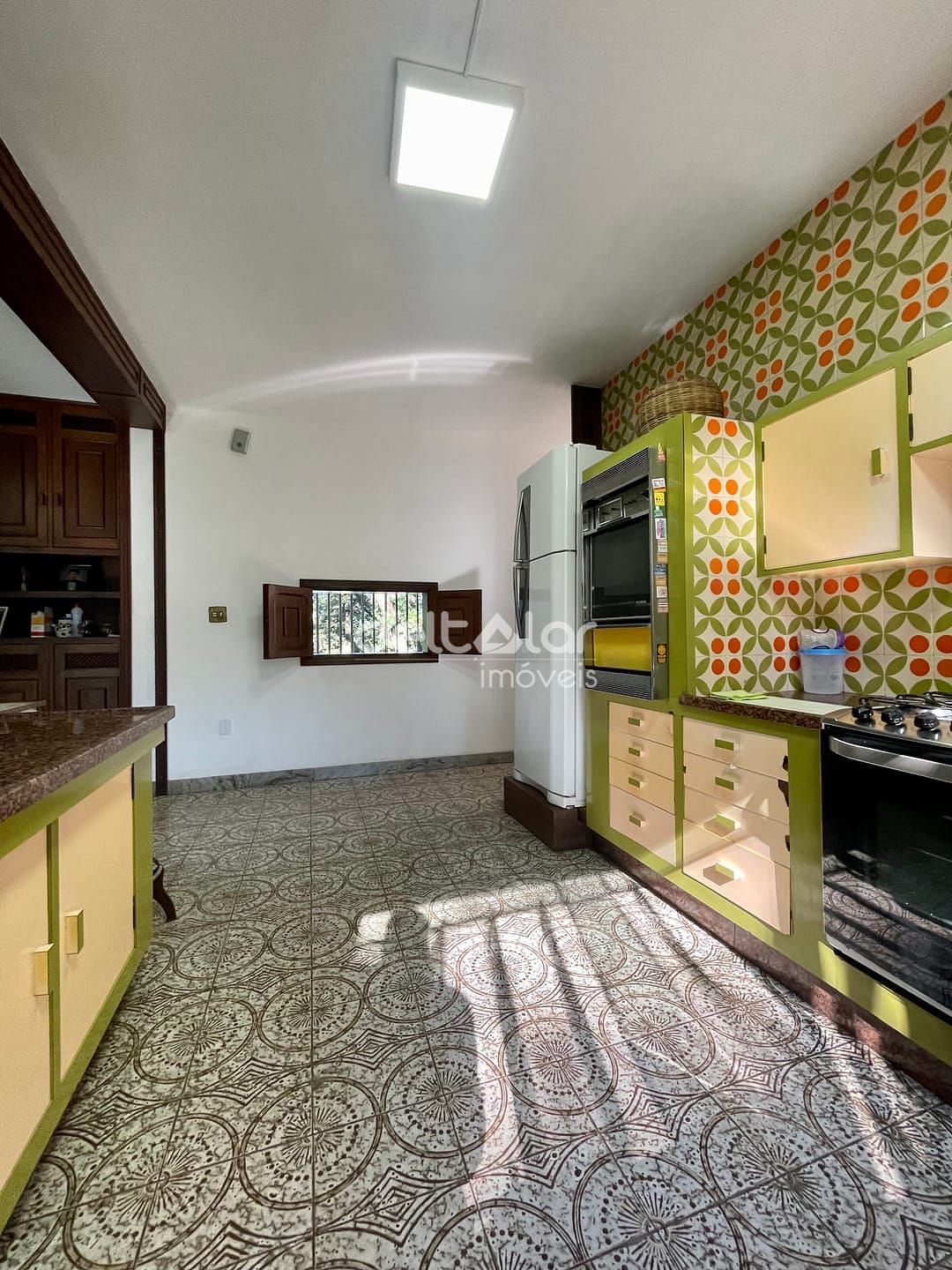 Casa para alugar com 3 quartos, 645m² - Foto 16