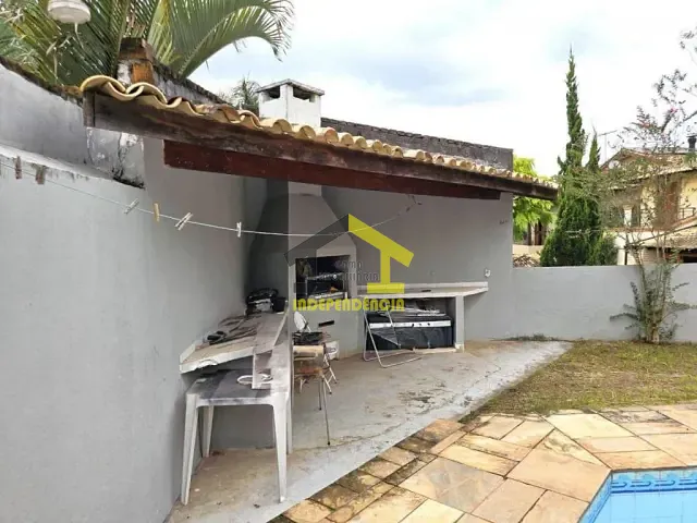 Casa com 600m² 3 quartos e 4 banheiros, à venda ou para alugar, no bairro Nova Higienópolis em Jandira