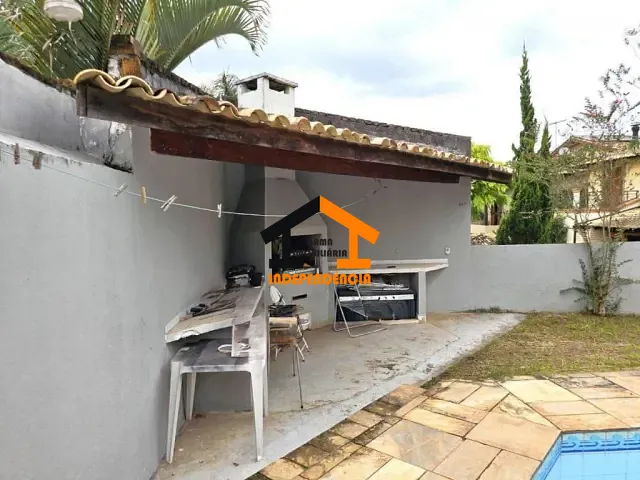 Casa com 600m² 3 quartos e 4 banheiros, à venda ou para alugar, no bairro Nova Higienópolis em Jandira