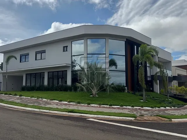 Casa com 353m² 3 quartos e 5 banheiros, à venda, no bairro Jardim Morumbi em Londrina