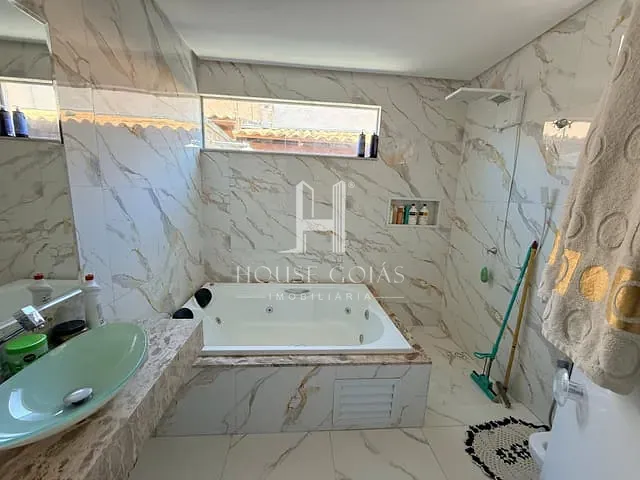 Casa com 210m² 3 quartos e 3 banheiros, à venda, no bairro Vila São Jorge em Aparecida de Goiânia