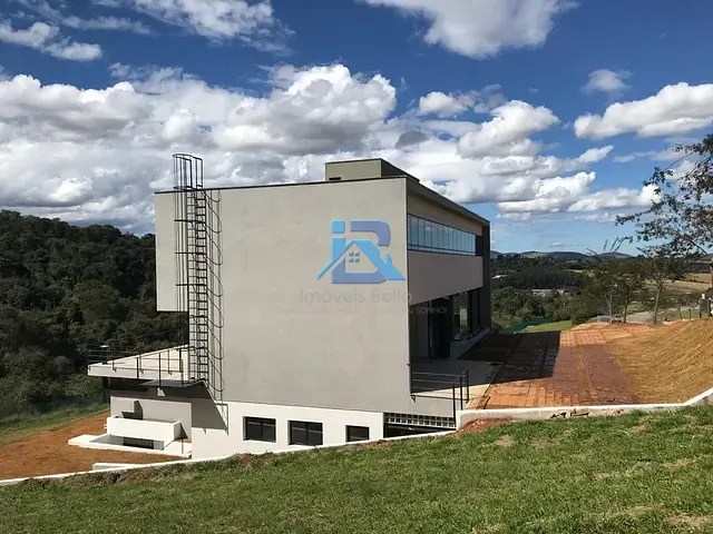 Casa com 1500m² 4 quartos e 3 banheiros, para alugar, no bairro Capela do Barreiro em Itatiba