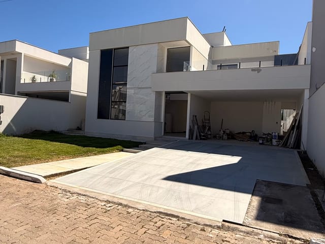 Casa 3 quartos e 5 banheiros, à venda, no bairro Parque Rodoviário em Campos dos Goytacazes