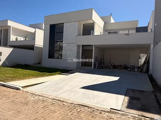 Casa 3 quartos e 5 banheiros, à venda, no bairro Parque Rodoviário em Campos dos Goytacazes