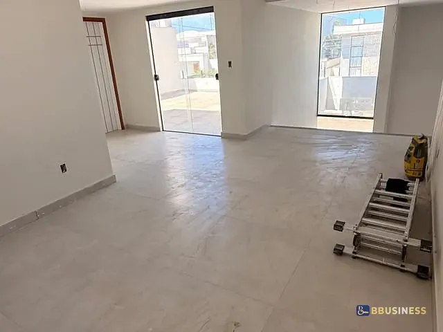 Casa 3 quartos e 5 banheiros, à venda, no bairro Parque Rodoviário em Campos dos Goytacazes