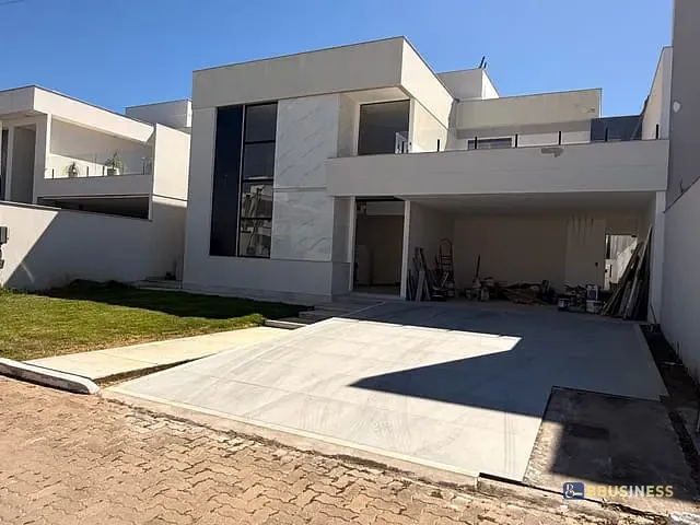 Casa 3 quartos e 5 banheiros, à venda, no bairro Parque Rodoviário em Campos dos Goytacazes