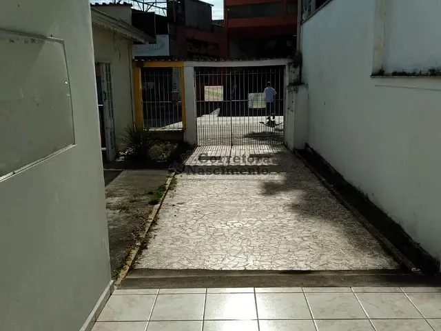 Casa com 250m², para alugar, no bairro Centro em Jacareí