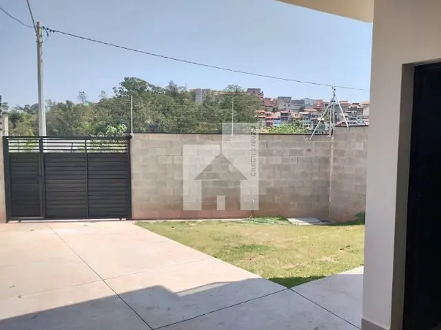 Casa com 300m² 3 quartos e 2 banheiros, à venda, no bairro Jardim Caçula em Jundiaí