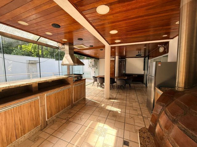 Casa com 250m² 3 quartos e 3 banheiros, à venda, no bairro Caminho Novo em Tremembé