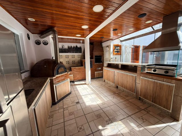 Casa com 250m² 3 quartos e 3 banheiros, à venda, no bairro Caminho Novo em Tremembé