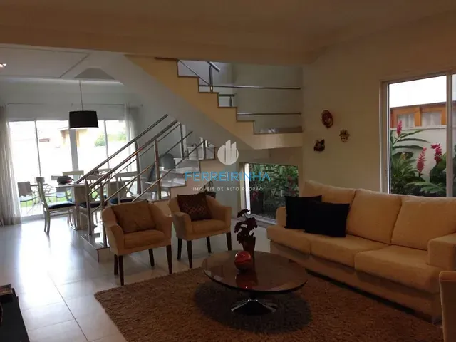Casa com 360m² 3 quartos e 3 banheiros, para alugar, no bairro Urbanova em São José dos Campos