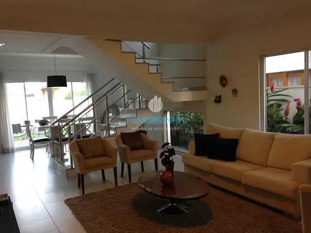 Casa com 360m² 3 quartos e 3 banheiros, para alugar, no bairro Urbanova em São José dos Campos
