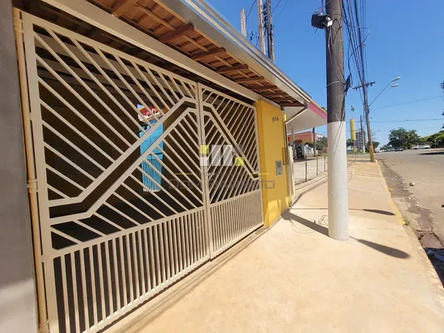 Casa 2 quartos e 1 banheiro, para alugar, no bairro Parque Emília em Sumaré