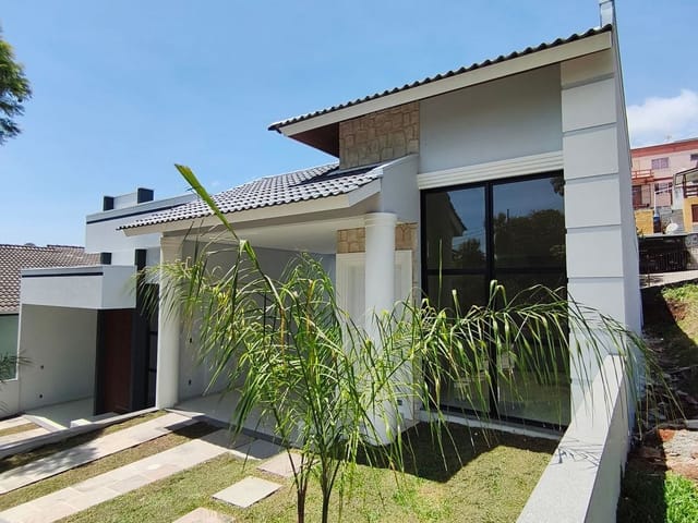 Casa 3 quartos e 2 banheiros, à venda, no bairro Cruzeiro em Caxias do Sul