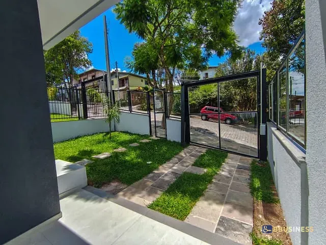 Casa 3 quartos e 2 banheiros, à venda, no bairro Cruzeiro em Caxias do Sul