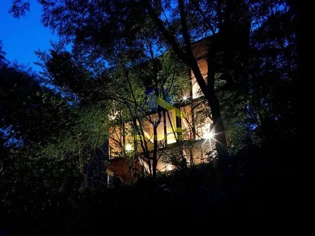 Casa com 350m² 4 quartos e 5 banheiros, à venda ou para alugar, no bairro Chácara do Refúgio em Carapicuíba